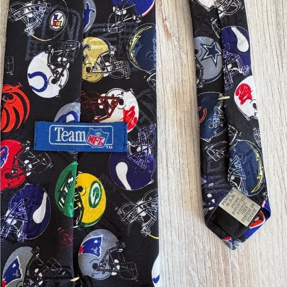 Vintage Team NFL Helmet Tie
